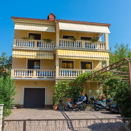 Apartman Laura Selce Zewnętrze zdjęcie
