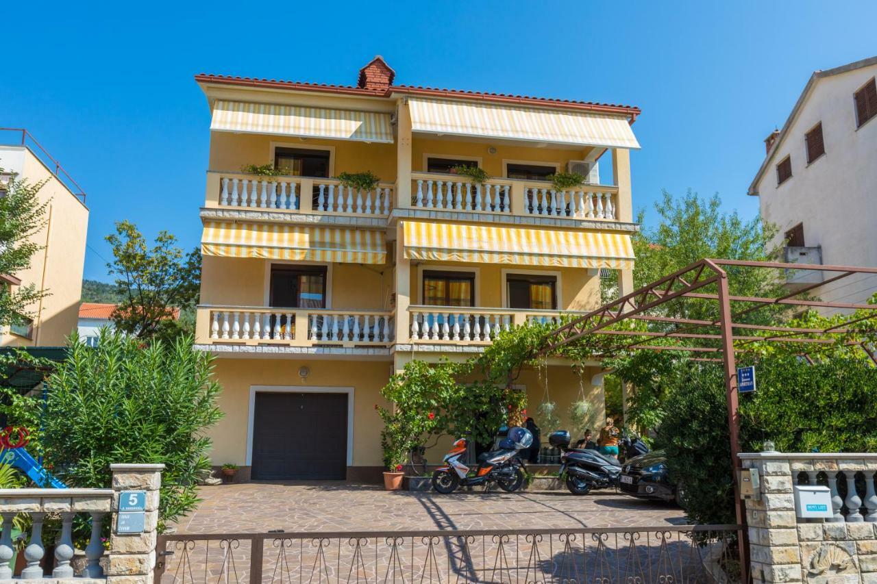 Apartman Laura Selce Zewnętrze zdjęcie