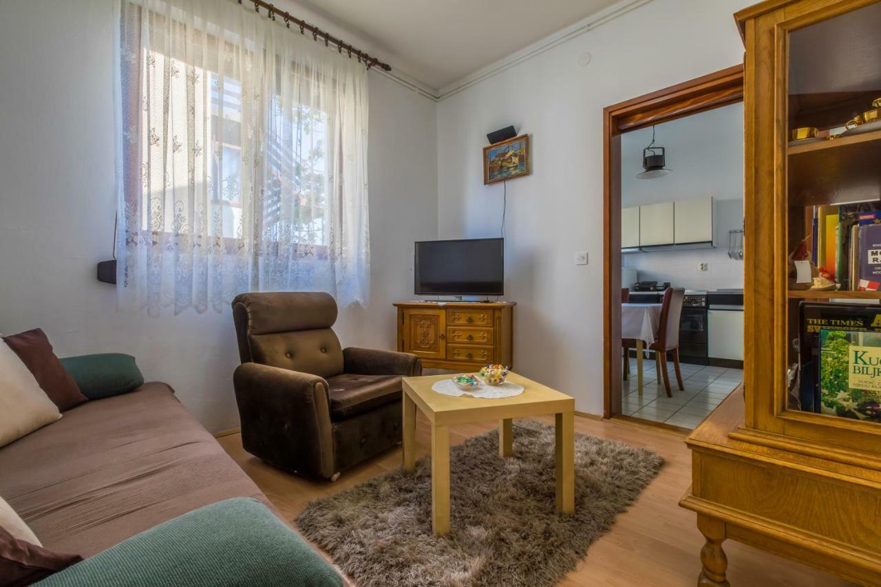 Apartman Laura Selce Zewnętrze zdjęcie