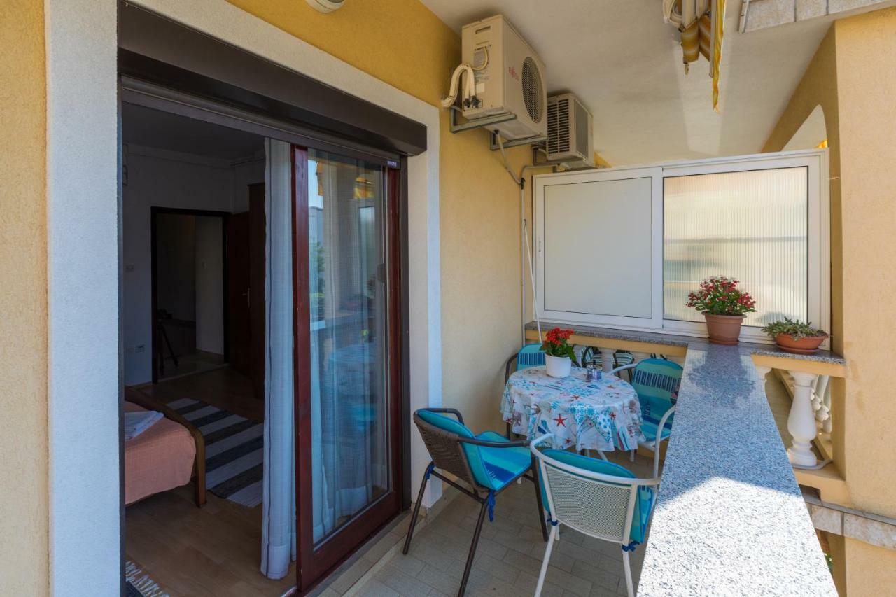 Apartman Laura Selce Zewnętrze zdjęcie